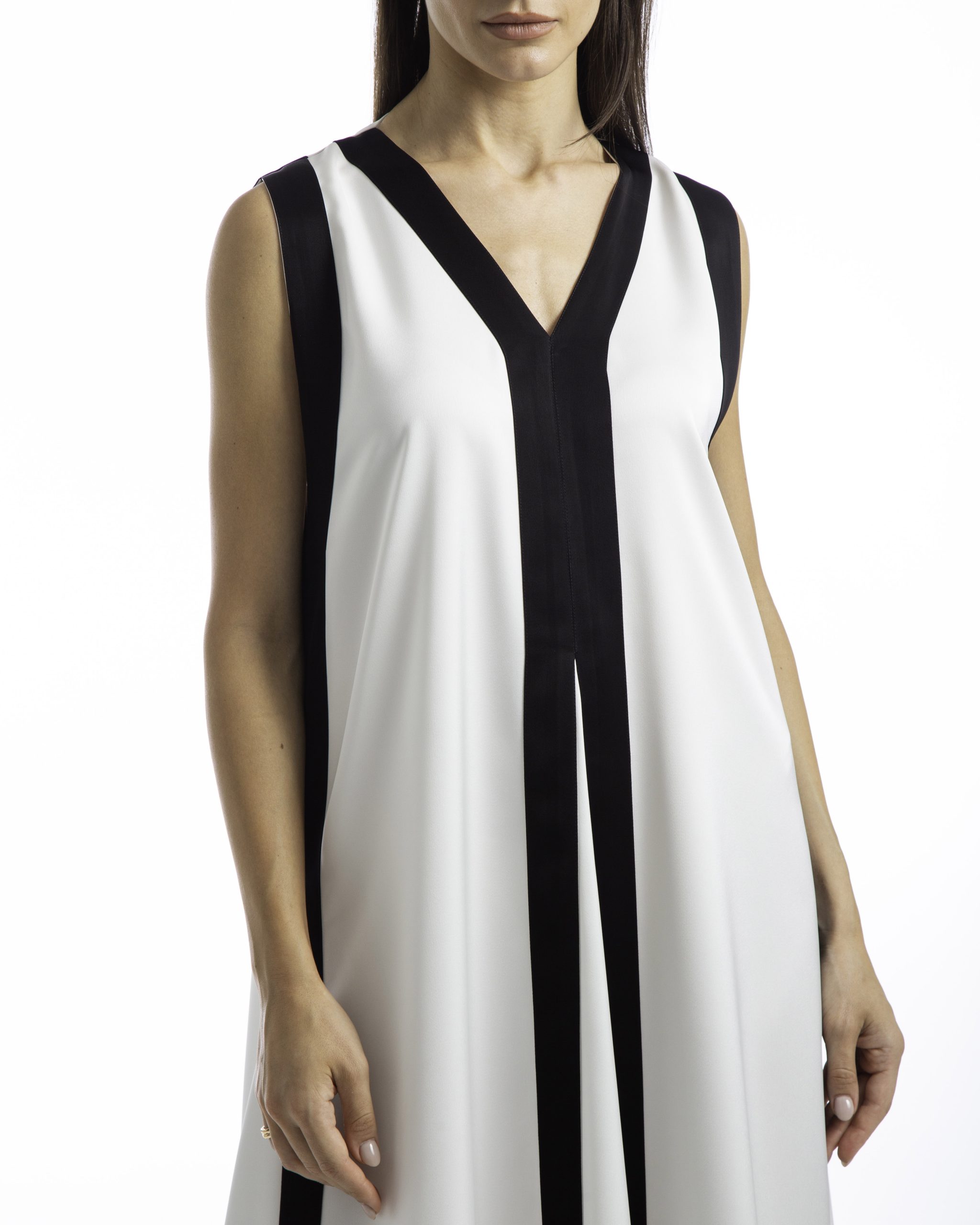 THE PERECT SUMMER DRESS | WHITE & BLACK - الصورة 2