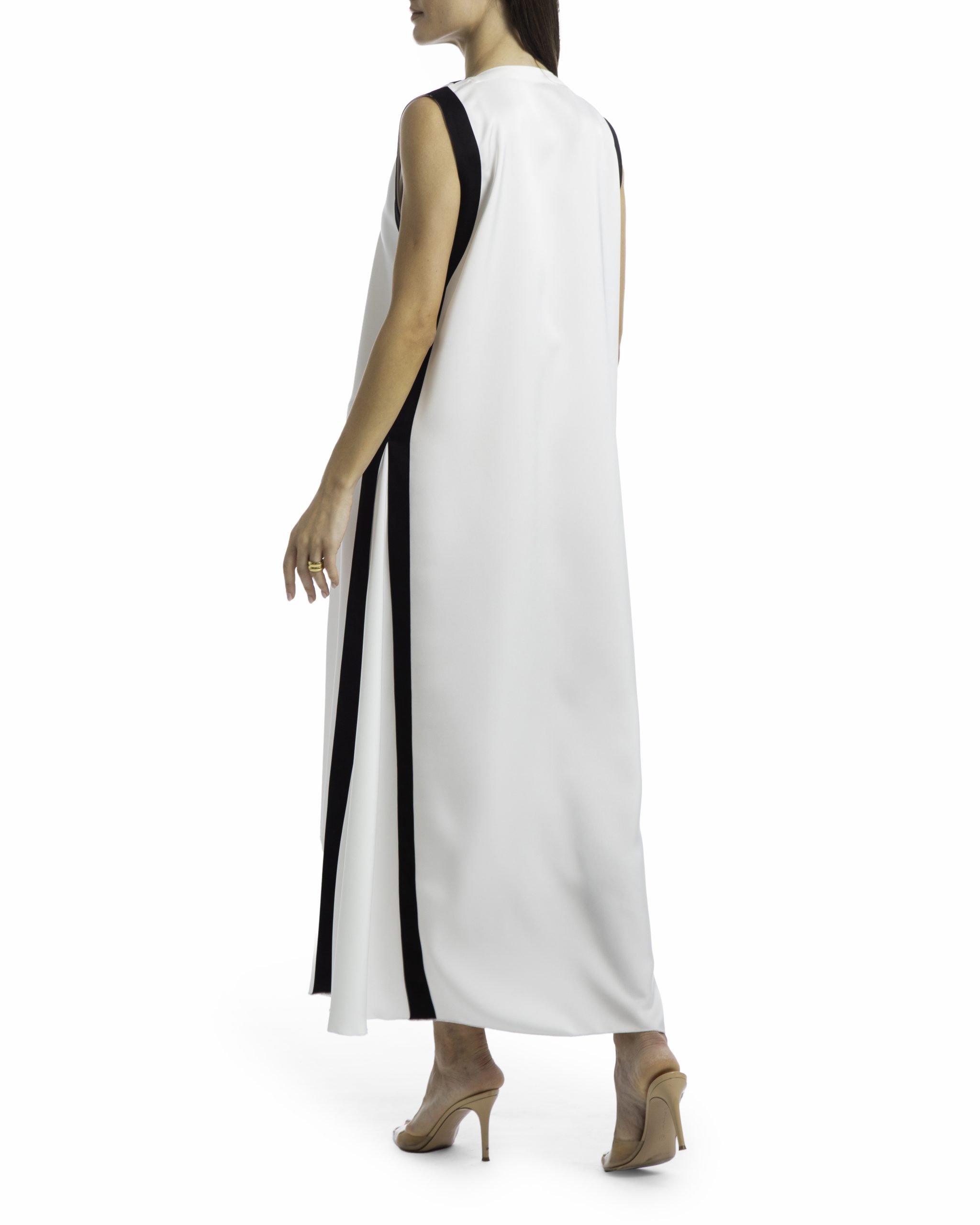 THE PERECT SUMMER DRESS | WHITE & BLACK - الصورة 3