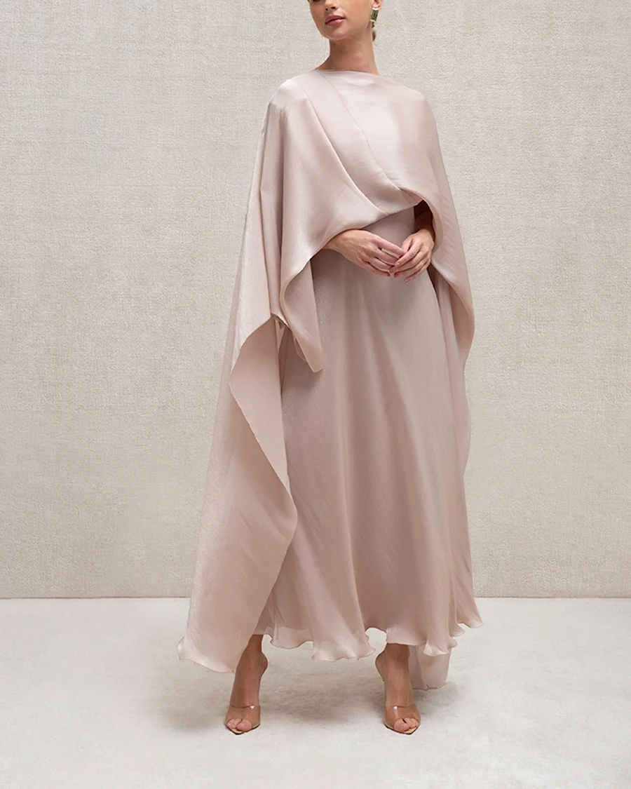 THE QUEEN’S GOWN IN BEIGE
