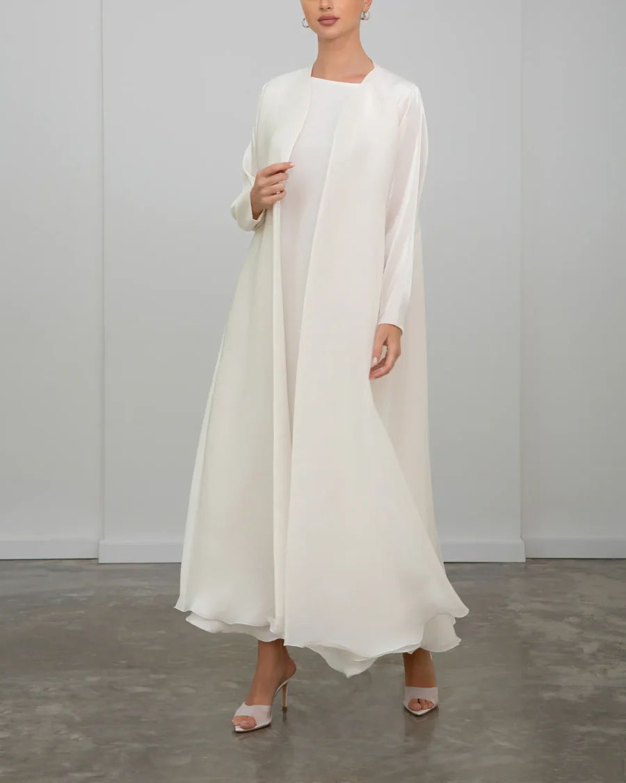 THE MARR IN WHITE
