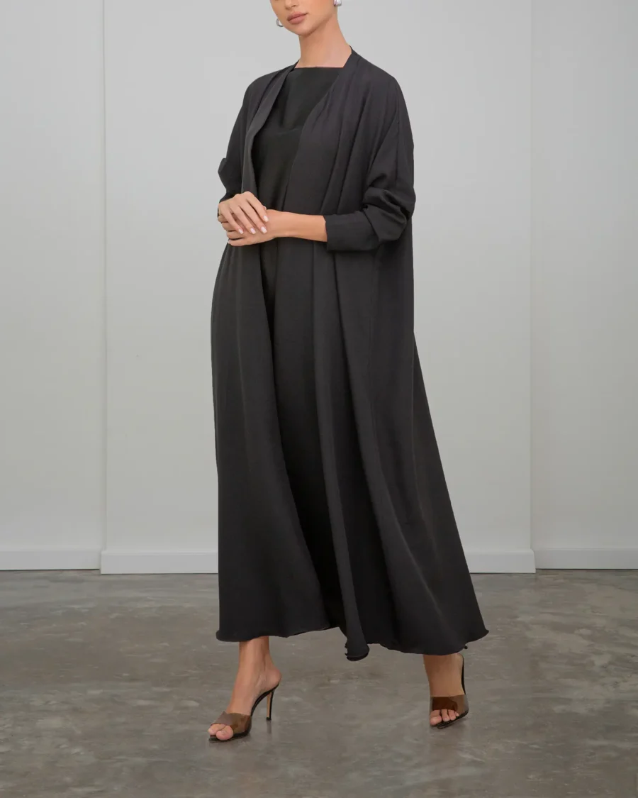 THE  GLOSSY IN BLACK