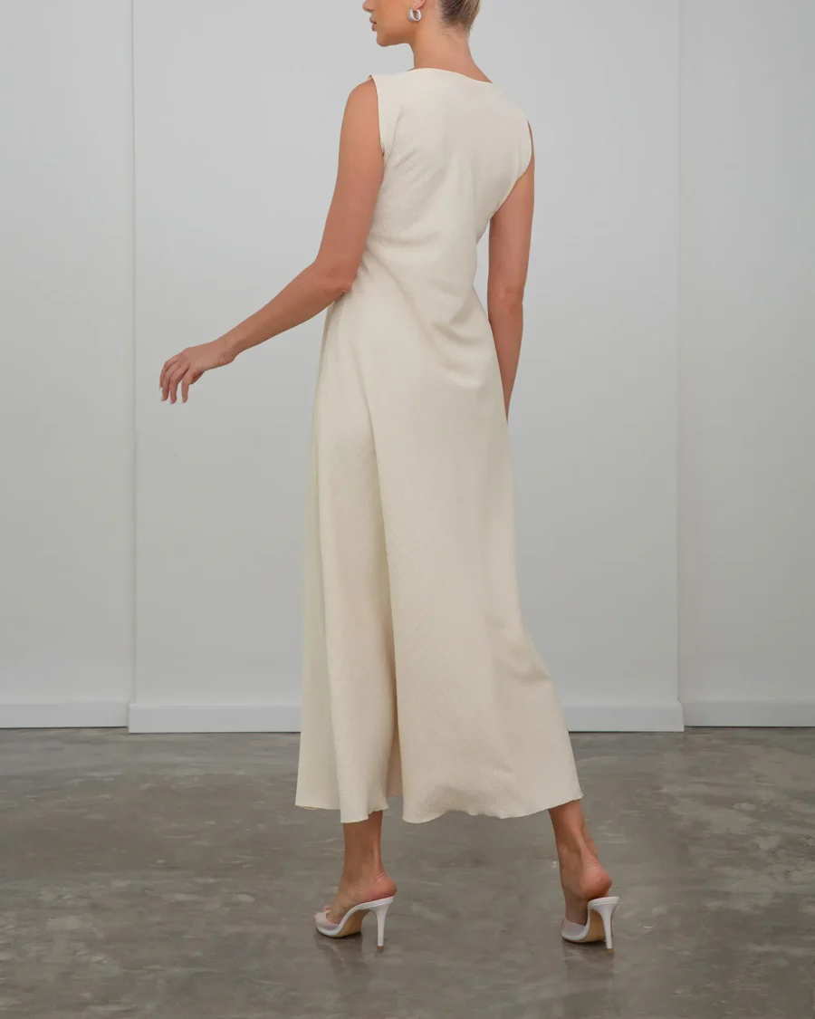 THE MODEST LINES DRESS - Image 5