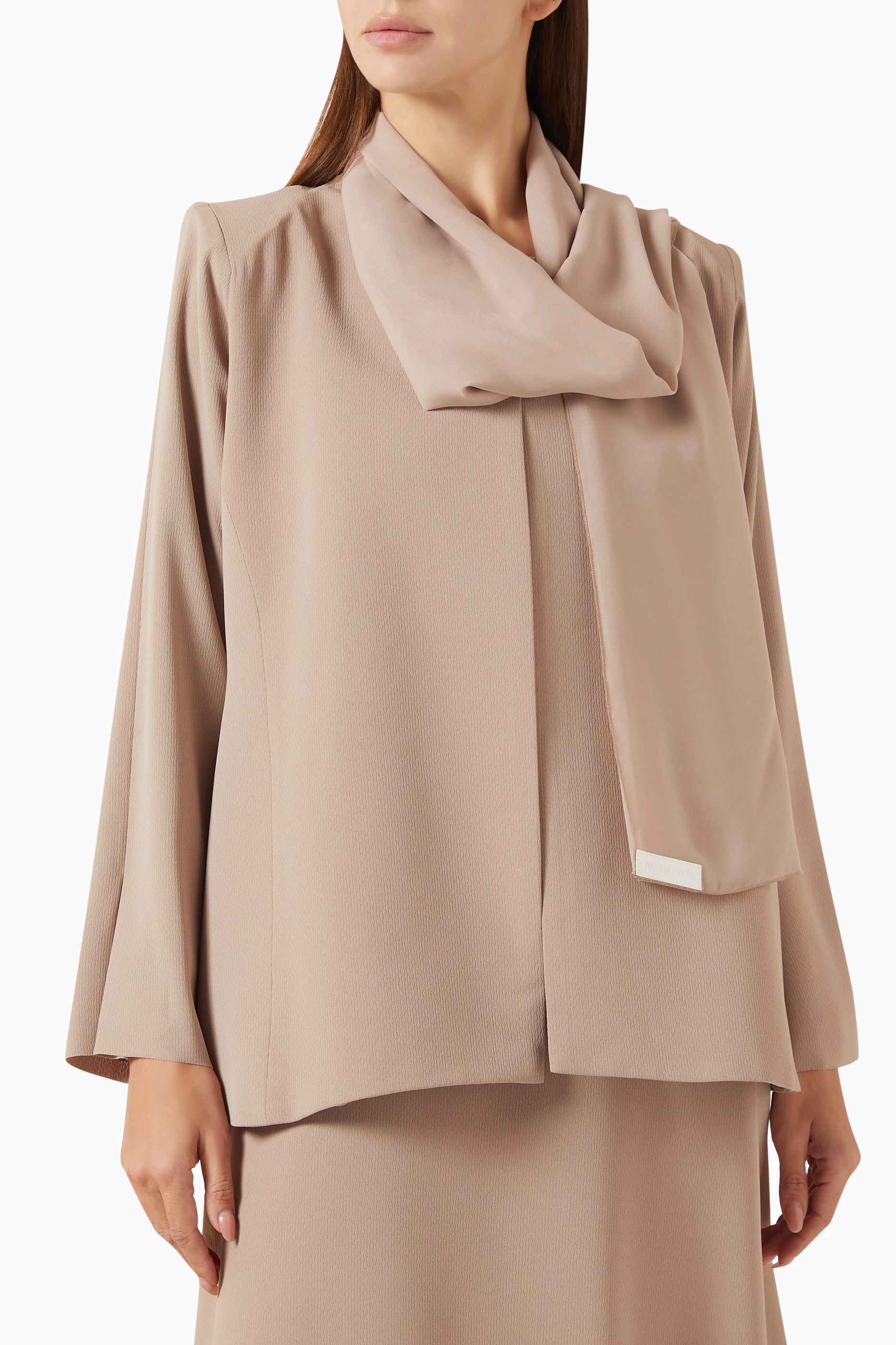 THE BLAZER IN BEIGE
